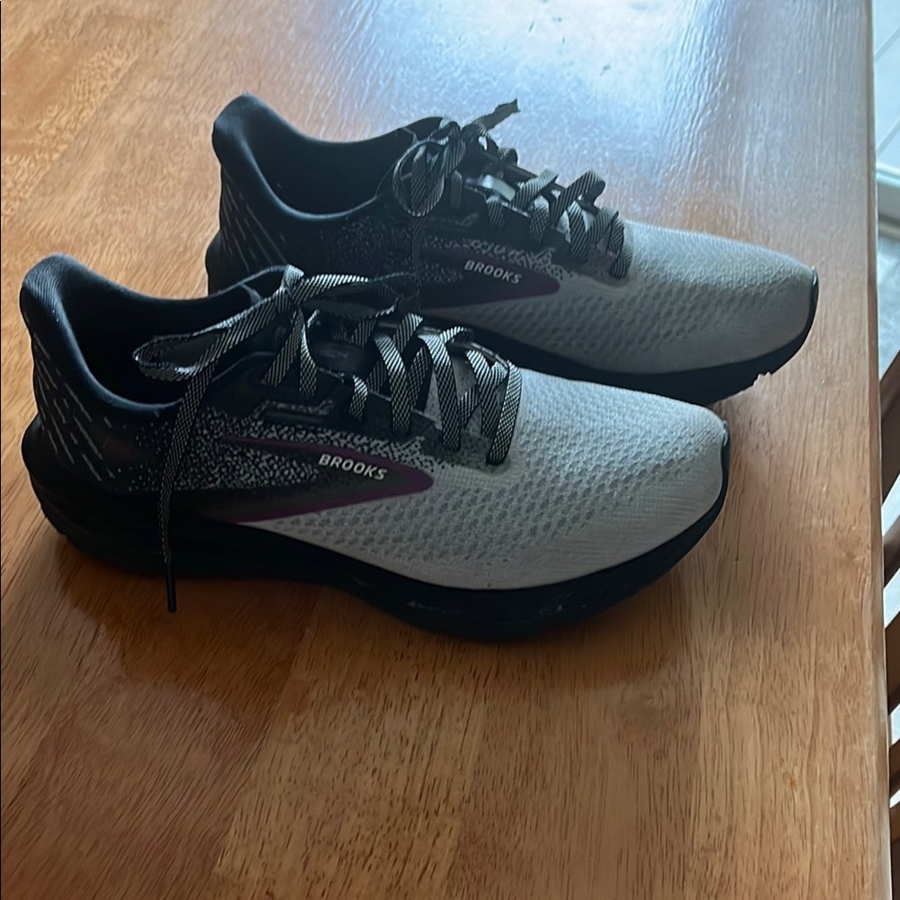 Brooks Black and Gray Athletic Shoes for Women